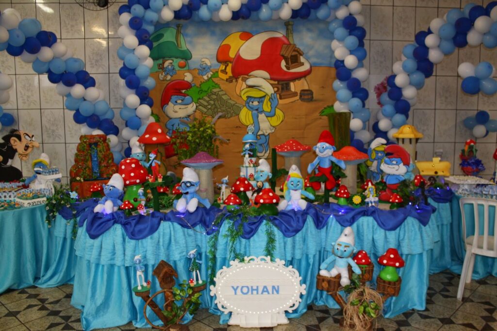 decoração de festa os smurfs 2 feita com kit festa grátis do blog www.montandominhafesta.com.br