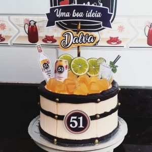 Bolo de aniversário 51 anos feminino Montando Minha Festa