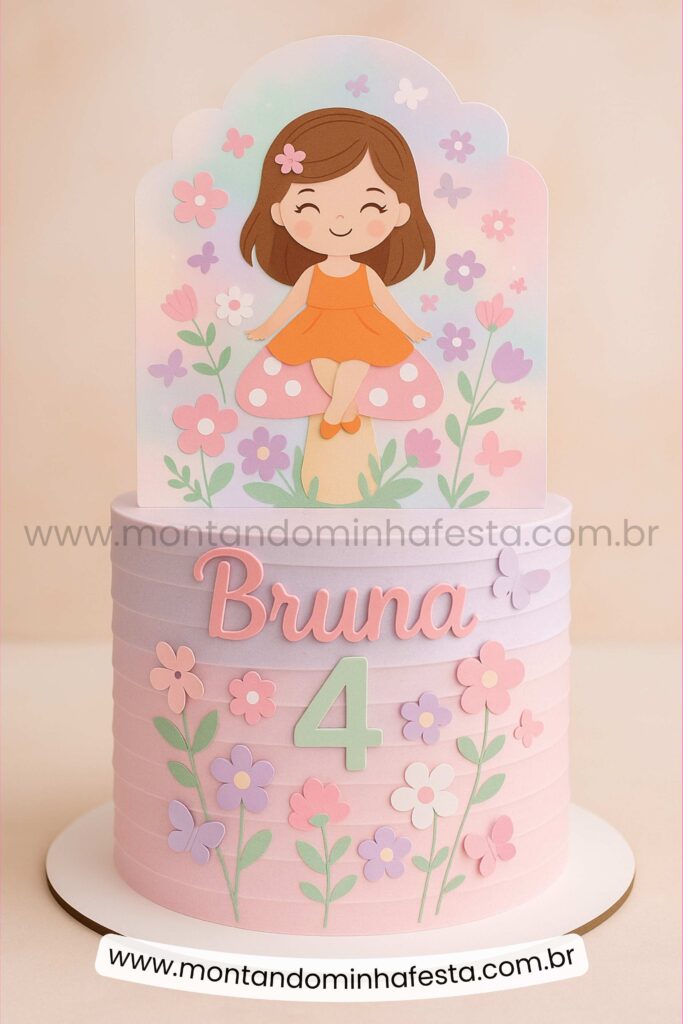 Bolo tema jardim encantado com menininha sentada no cogumelo, flores coloridas e nome personalizado – decoração delicada para aniversário de 4 anos.
