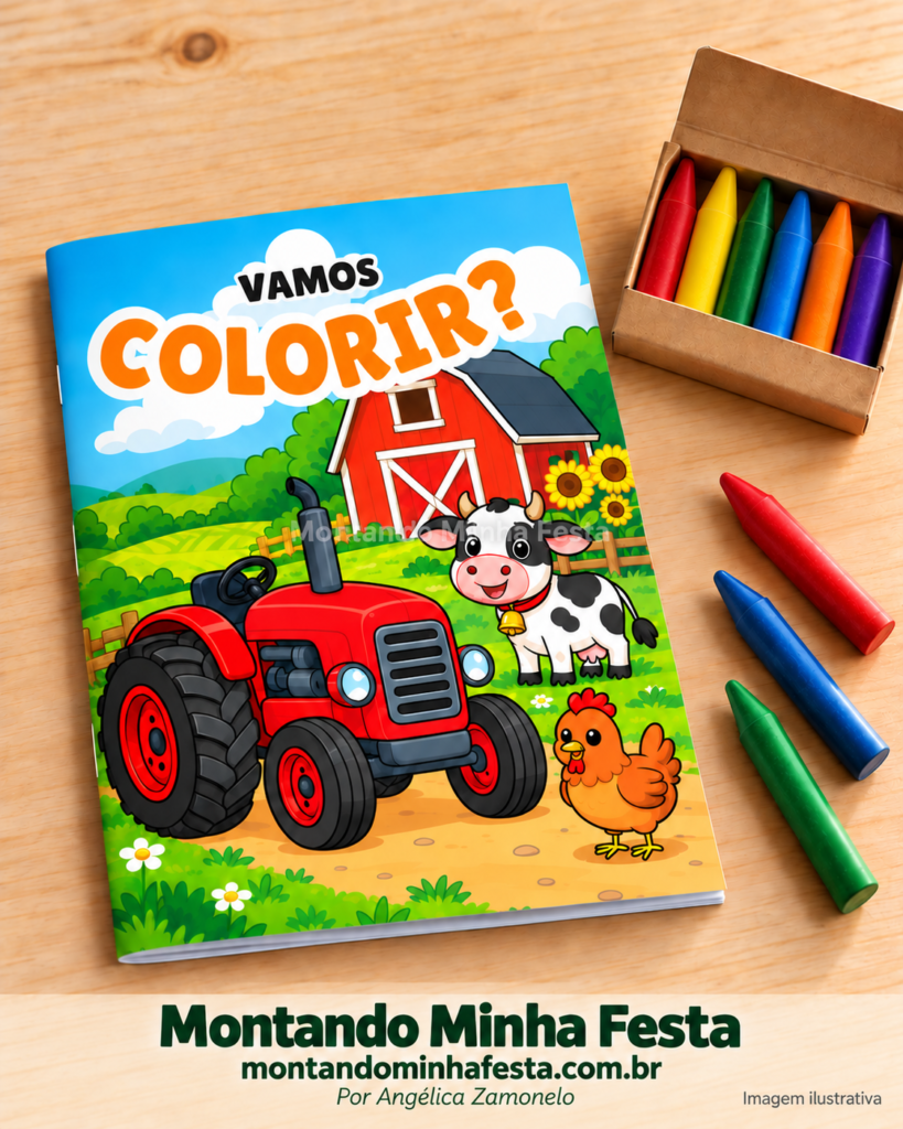 Livrinho de colorir com capa de trator vermelho e animais da fazenda, fechado sobre uma mesa de madeira ao lado de giz de cera colorido.